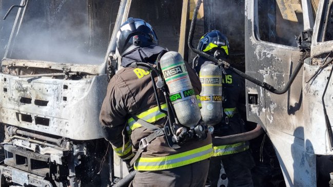   Nuevo ataque incendiario en La Araucanía: Dos camiones quemados en Ercilla 