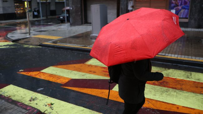   Extienden pronóstico de nuevo sistema frontal: ¿Cuándo volverá a llover en Santiago? 