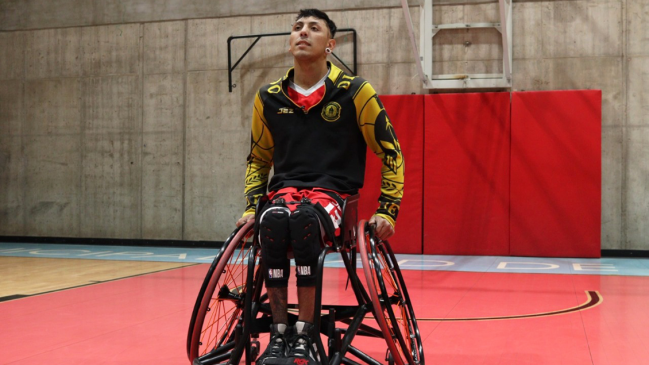   El basquetbolista Zidan Linares estrenó su nueva silla de ruedas profesional 