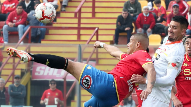   [VIDEO] Leandro Benegas marcó un golazo de chilena para Unión Española ante Cobreloa 