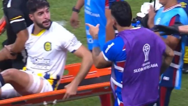   [VIDEO] Obsceno gesto de un jugador de Rosario calentó los ánimos en duelo con Fortaleza 