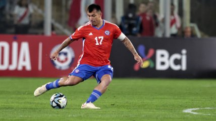   Medel visitó a la selección chilena en Buenos Aires 