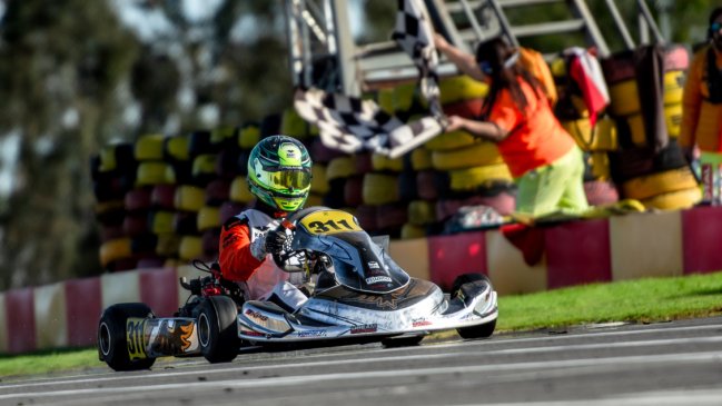   Karting: Nicolás Ambiado es campeón de Chile del Rotax Max Challenge 