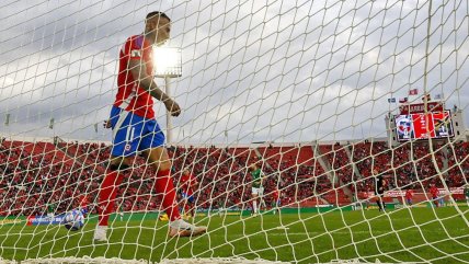   La dura caída de Chile ante Bolivia en el Estadio Nacional 