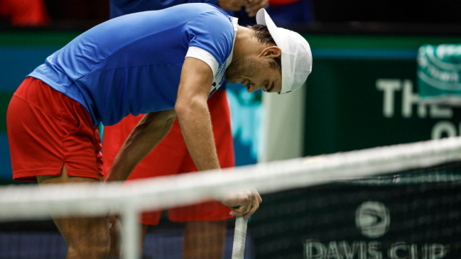   Tomas Machac se retiró en el segundo juego y Australia derrotó a República Checa 