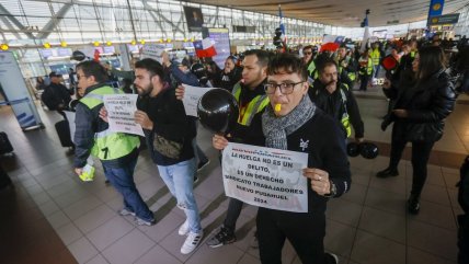   Nuevo Pudahuel: Trabajadores en paro protestan por aumento de bono de colación 