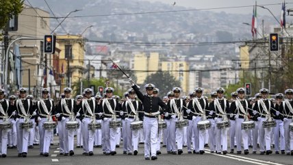   Valparaíso: FF.AA. y Carabineros dieron vida al tradicional desfile de Fiestas Patrias 