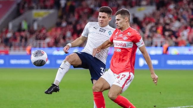   Víctor Felipe Méndez lamentó una goleada en su debut con Krylia Sovetov 