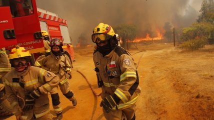   Incendio forestal en Laguna Verde fue controlado por Bomberos: Senapred canceló alerta roja 