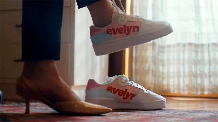   Con tono electoral, Matthei se colocó las zapatillas 