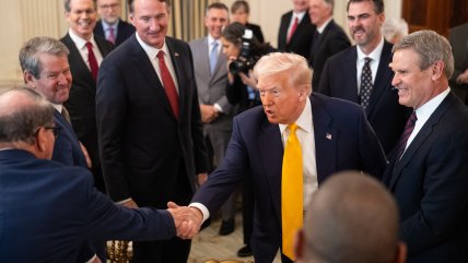  Trump se reunió con gobernadores en la Casa Blanca  