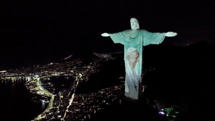   El Cristo Redentor de Río de Janeiro envía un mensaje de 