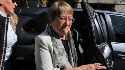   Candidatos presidenciales oficialistas se reúnen con la expresidenta Bachelet 
