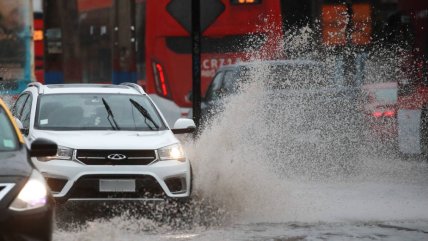   Estas son las multas que arriesgan los automovilistas por mojar a peatones 