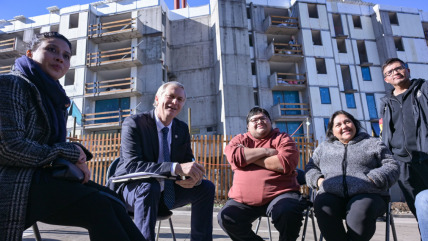 Kast presentó lineamientos de su propuesta habitacional con subsidios de hasta 1.000 UF Kast presentó lineamientos de su propuesta habitacional con subsidios de hasta 1.000 UF