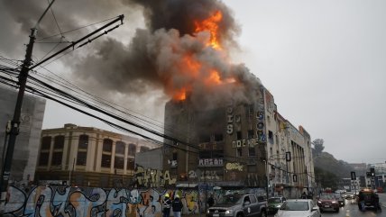   Valparaíso: Gran Incendio afectó edificio del exteatro Pacífico 