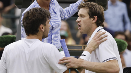   [VIDEO] Jarry tuvo un tenso cruce con Norrie tras finalizar el partido en Wimbledon 