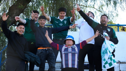   [VIDEO] Fanáticos de S. Wanderers le cantaron feliz cumpleaños a hincha de Recoleta 