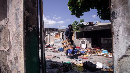   Haití: Policía pide a desplazados no volver a sus barrios para no servir de escudos a las bandas 