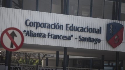 Familias piden a la Alianza Francesa asumir sentencia por suicidio de estudiante Familias piden a la Alianza Francesa asumir sentencia por suicidio de estudiante