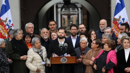   Presidente Boric recibió a adultos mayores en La Moneda por alza de la PGU 