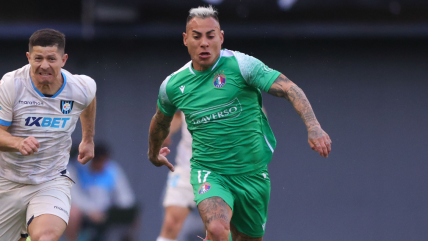   [VIDEO] Eduardo Vargas falló un penal para Audax frente a Huachipato por Copa Chile 