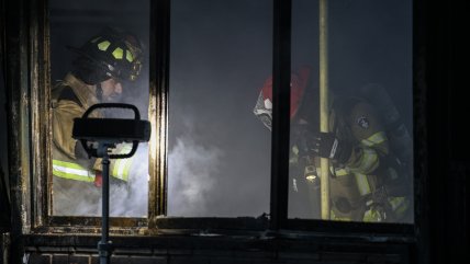  Una casa destruida y seis personas damnificadas tras incendio en Antofagasta  