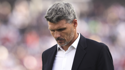   Fernando Ortiz viajó a Argentina a la espera de definir su continuidad en Colo Colo 