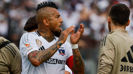   Vidal reaccionó al triunfo de Kast y protagonizó duro cruce con un seguidor 