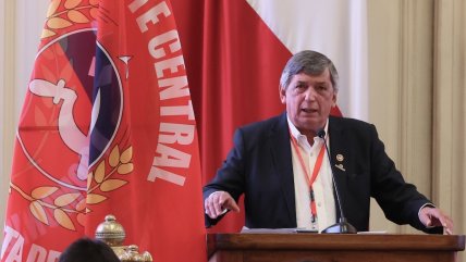   PC defiende su anuncio de movilización de masas y PS llama a la cautela 