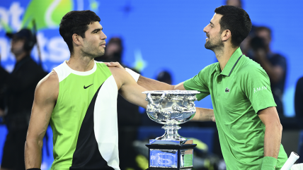   Djokovic elogió a Alcaraz tras caer en la final de Australia: Lo que hiciste es legendario 