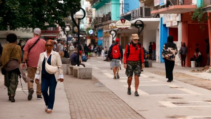   Cuba pierde el turismo canadiense por el asedio de EEUU, que deja en coma un sector clave 