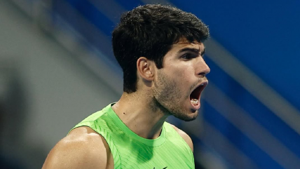   Carlos Alcaraz remontó ante Karen Khachanov y se instaló en semifinales del ATP de Doha 