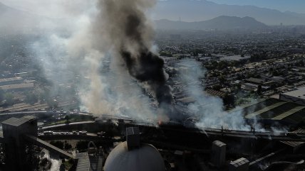   Explosión en Renca genera gran incendio y deja al menos cuatro muertos 
