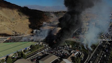   El gigantesco incendio que produjo la explosión en Renca 