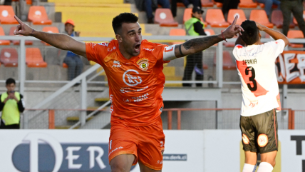   Cobreloa celebró una gran goleada ante Curicó Unido en el Ascenso 