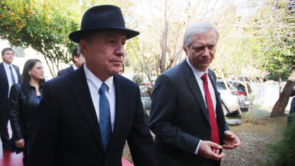   Senador PC acusa que plan de reconstrucción de Kast es una 