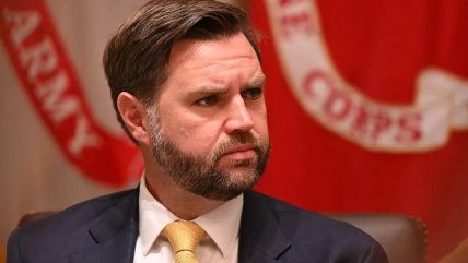   JD Vance sufre un revés con el fracaso de la negociación con Irán y la derrota de Orbán 