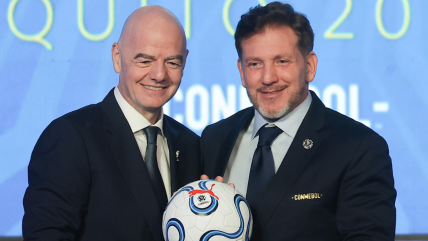   Conmebol le pidió a Infantino que acepte una nueva candidatura para presidir la FIFA 