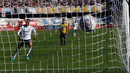   [VIDEO] Romero volvió al gol con un penal que abrió la cuenta para Colo Colo ante U. de Conce 