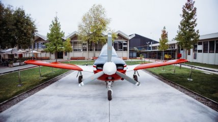   FACh entregó un T-35 Pillán para la formación de técnicos aeronáuticos 