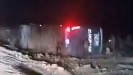   Volcamiento de bus dejó a siete pasajeros con lesiones graves en Taltal 