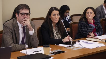   Educación justifica derogación de circulares de Boric y oposición acusa 