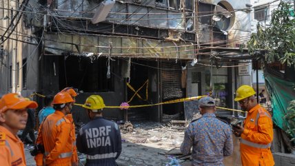   Incendio de un hotel deja al menos 21 muertos en Nueva Delhi 