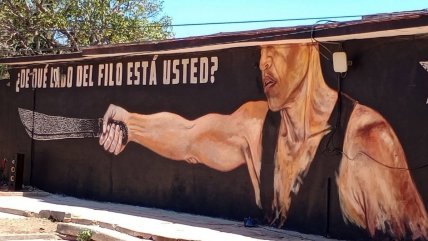   Muralista chileno instaló enigmática interrogante en la tensionada Cuba 