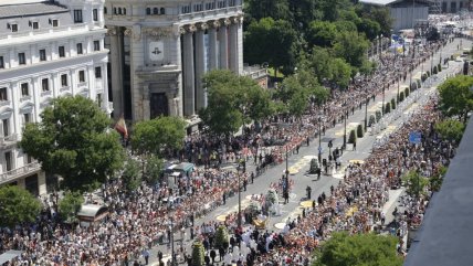   El papa reunió a 1,2 millones de católicos para una misa en la Plaza Cibeles de Madrid 