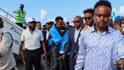   [VIDEO] Arbitro deportado por Estados Unidos fue recibido como un héroe en Somalía 