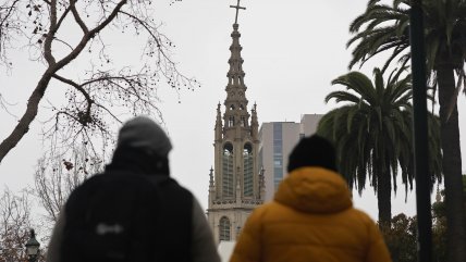   Advierten riesgo de caída de cruz en la iglesia de Los Padres Carmelitas en Viña del Mar 