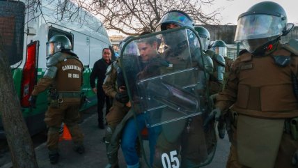   Manifestación contra Presidente Kast terminó con tres detenidos en Concepción 