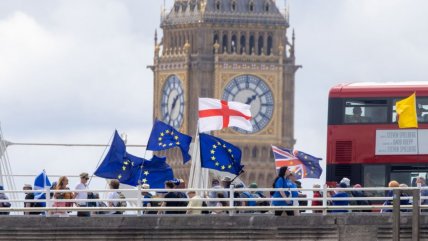   Cientos se manifiestan en Londres para exigir el retorno del R. Unido a la UE 